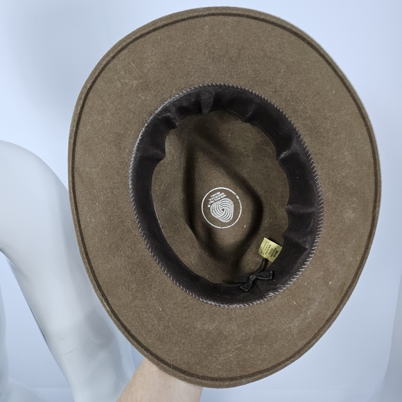 Wool fedora with feather size small - Picture 14 of 16